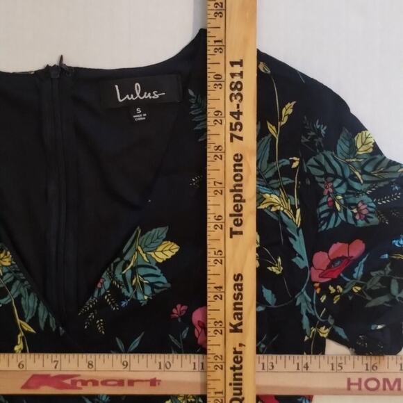 Lulu's Night in the Jungle Dark Floral Body Hugging V-Neck Mini Dress S - Picture 8 of 10